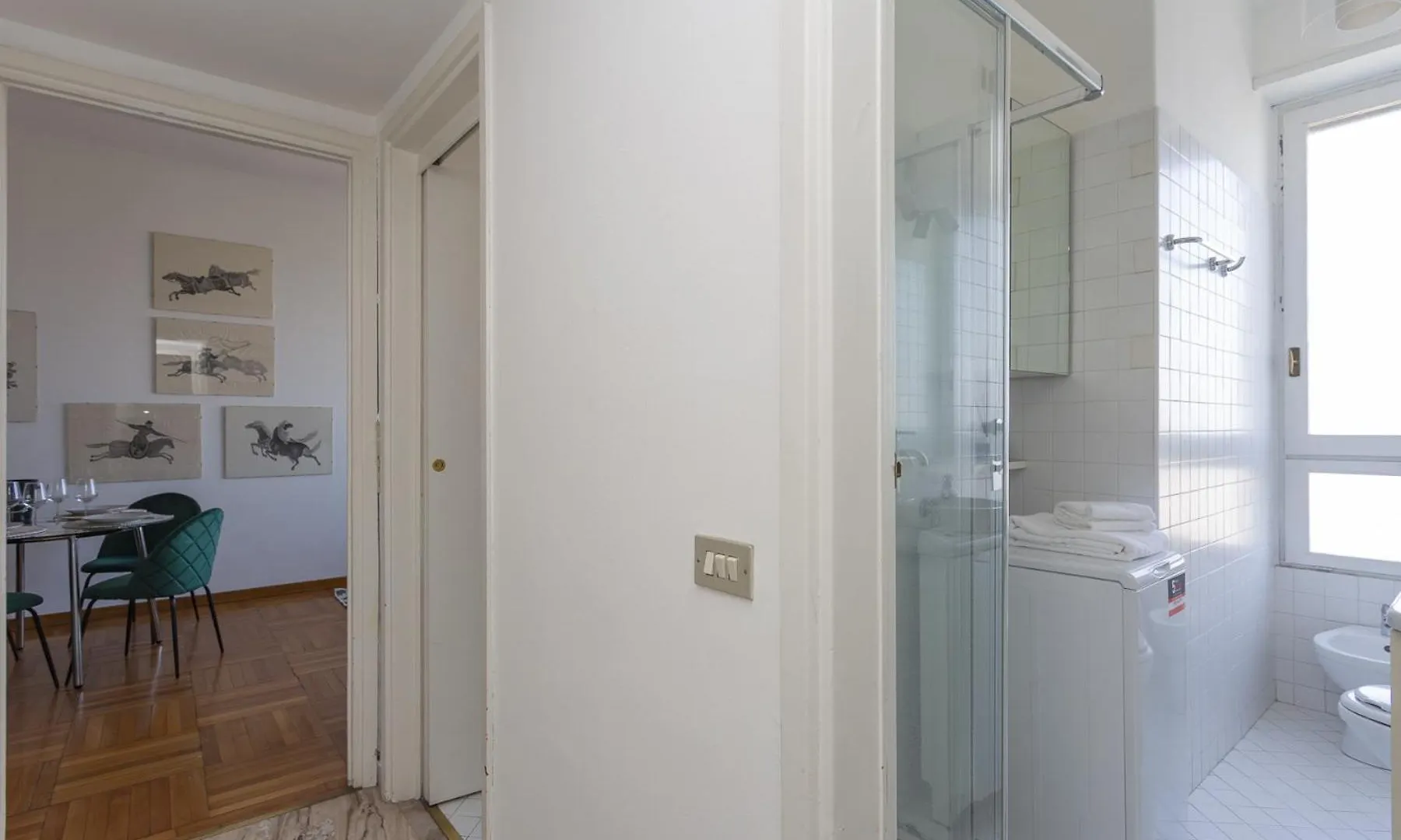 Skyline View Biancamano 1 Bdr With Balcony By Rentopolis Milan
