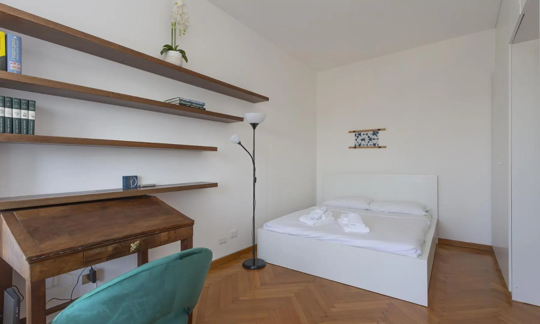 Skyline View Biancamano 1 Bdr With Balcony By Rentopolis Milan 0*,