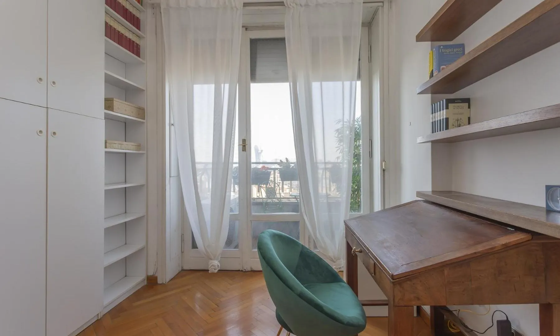 Skyline View Biancamano 1 Bdr With Balcony By Rentopolis Milan 0*,