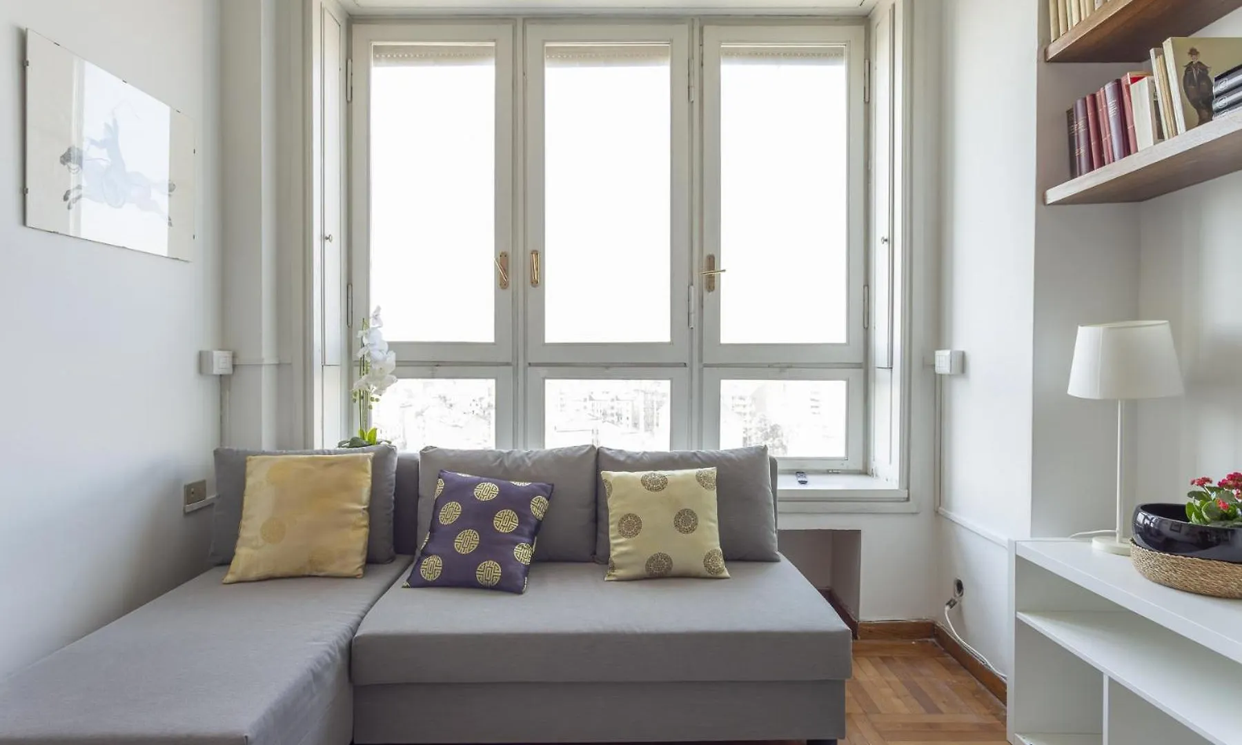 Apartment Skyline View Biancamano 1 Bdr With Balcony By Rentopolis Milan Italy