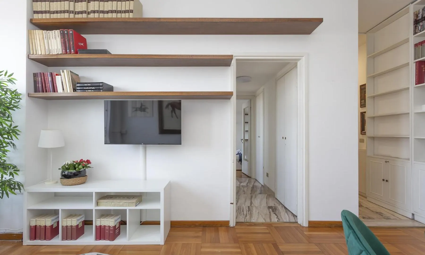 Skyline View Biancamano 1 Bdr With Balcony By Rentopolis Milan 0*,