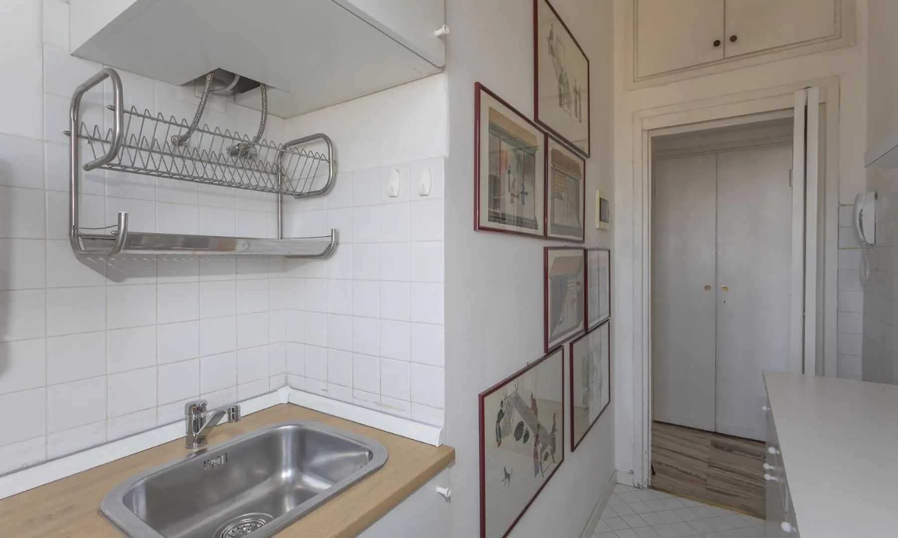 Skyline View Biancamano 1 Bdr With Balcony By Rentopolis Milan Apartment