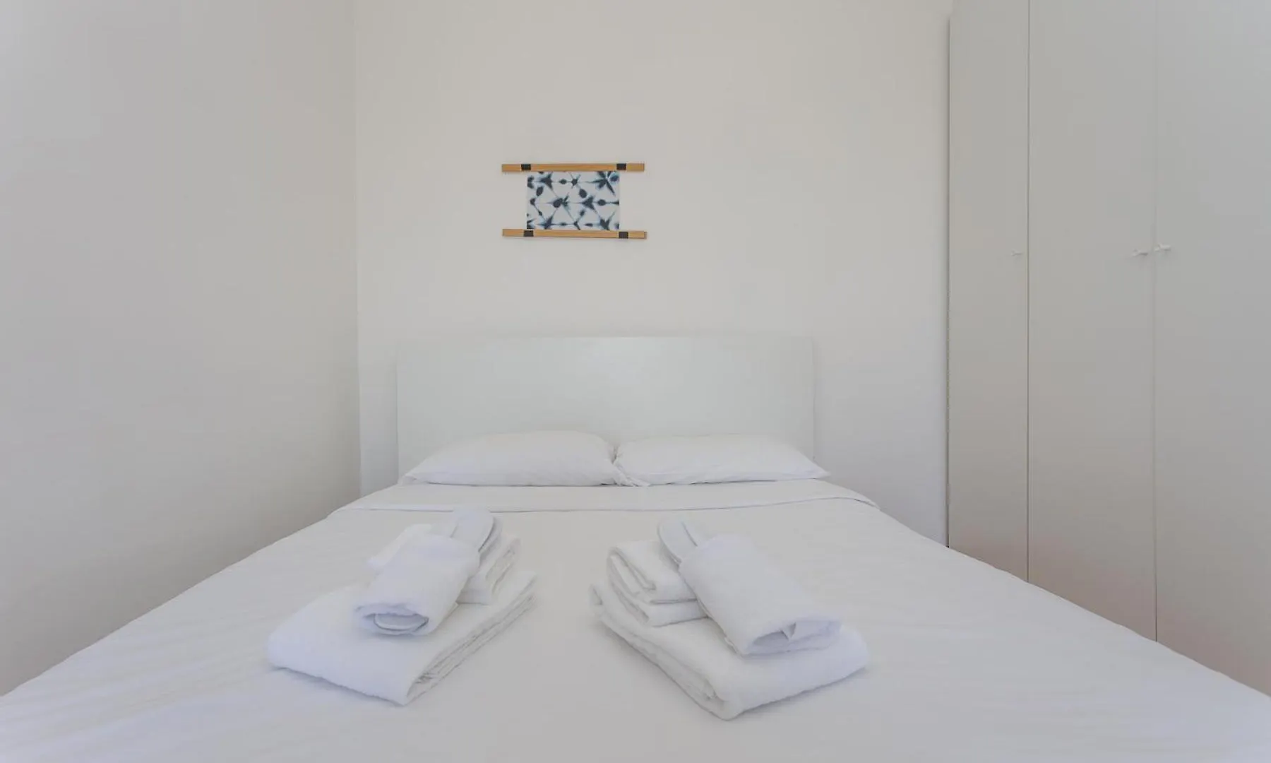 Skyline View Biancamano 1 Bdr With Balcony By Rentopolis Milan Apartment