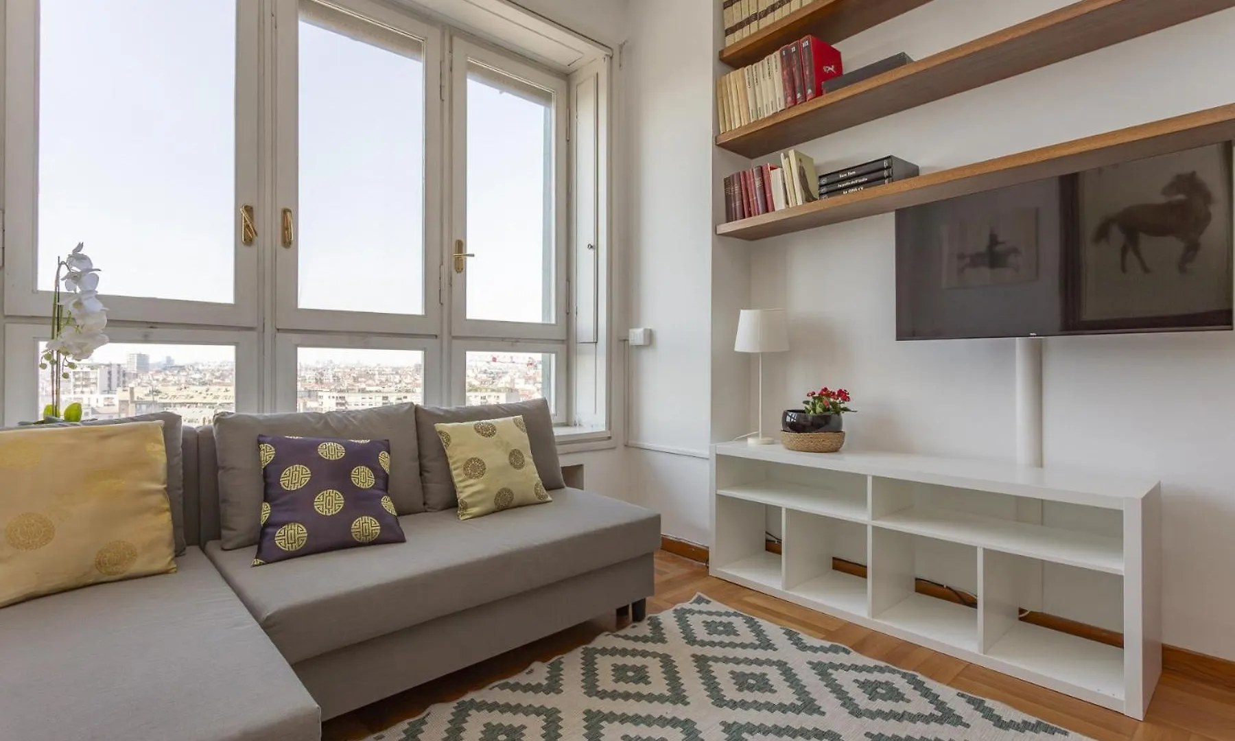 Skyline View Biancamano 1 Bdr With Balcony By Rentopolis Milan 0*,