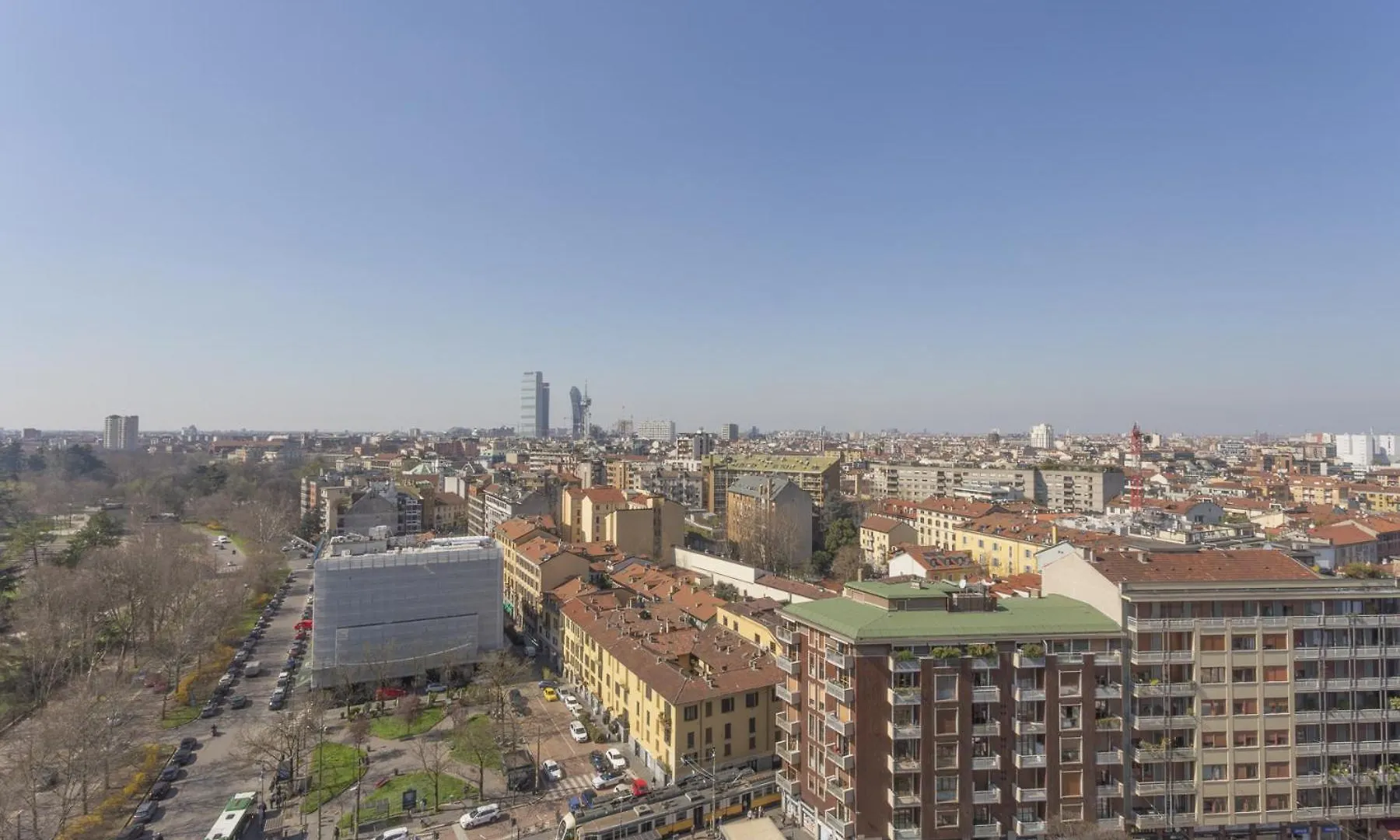 Apartment Skyline View Biancamano 1 Bdr With Balcony By Rentopolis Milan