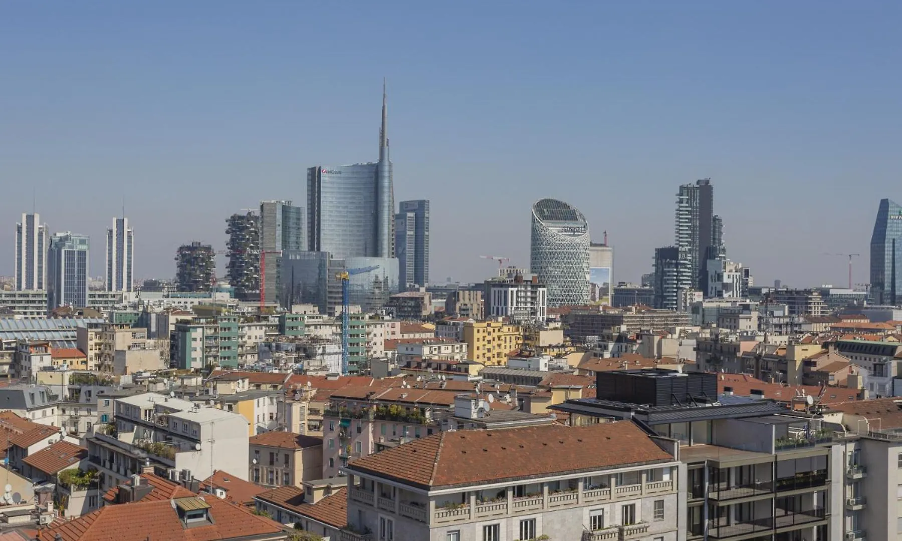 Apartment Skyline View Biancamano 1 Bdr With Balcony By Rentopolis Milan